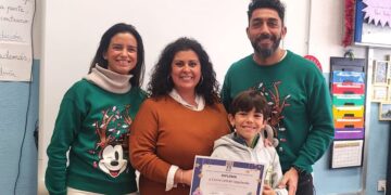 Rota premia a los finalistas del concurso escolar de cartas a los Reyes Magos con diplomas y regalos