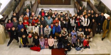 Escolares del colegio Lobillo recrean un pleno municipal en Rota