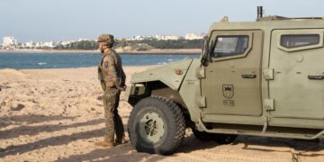 La Armada inicia en Rota el despliegue del Grupo Aeronaval-Anfibio «Dédalo»