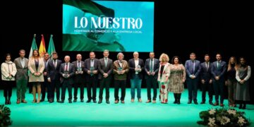 Rota rinde homenaje a seis emblemáticos negocios locales en la Gala Lo Nuestro