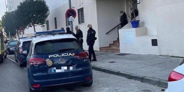 Policía Nacional en una foto de archivo en un operativo en las inmediaciones del punto de venta desmantelado