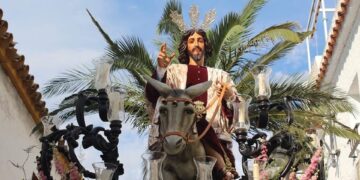Chipiona vive un Domingo de Ramos brillante con La Borriquita como protagonista