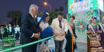 Chipiona da la bienvenida a su Feria del Moscatel 2025 con un emotivo encendido