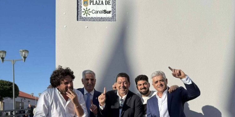 Inaugurada la plaza Canal Sur de Chipiona
