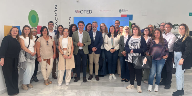 Presentación del nuevo programa de empleo de la Junta de Andalucía en Rota