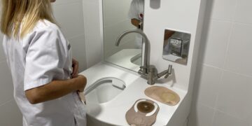 El Partido Popular propone en Rota aseos adaptados para personas ostomizadas