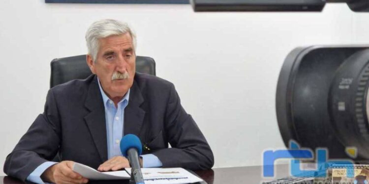 Luis Mario Aparcero, alcalde de Chipiona, comunica la situación del autobús urbano