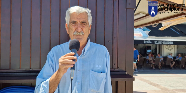 Luis Mario Aparcero, alcalde de Chipiona, anuncia la licencia del CEIP Los Argonautas