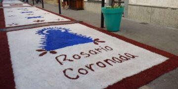 Rota levantará una alfombra de sal en honor a la Virgen del Rosario Coronada