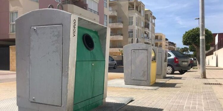 Contenedor de vidrio en Rota