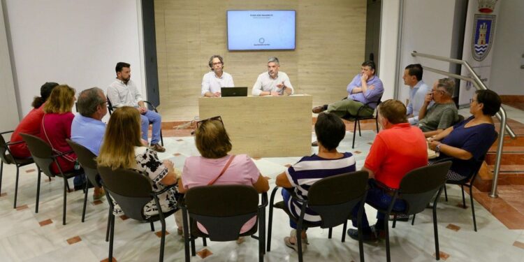 Reunión plaza Jose Navarrete Rota