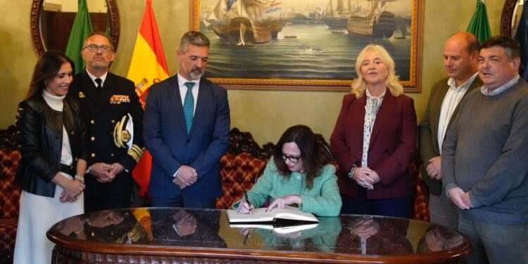 Rocio Ruiz, Consejera de Fomento de la Junta de Andalucía, en su visita a Rota