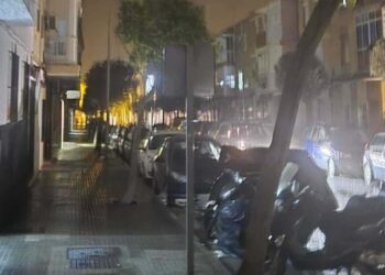 Vecinos de Rota reclaman una solución urgente ante la falta de iluminación