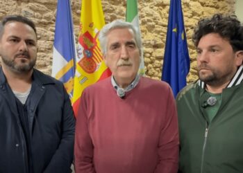 Chipiona despide con honores a un joven carnavalero